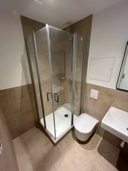 Modern wohnen - hochwertig sanierte 2-Zimmer-Wohnung mit neuem Bad und Einbauküche! — photo 1